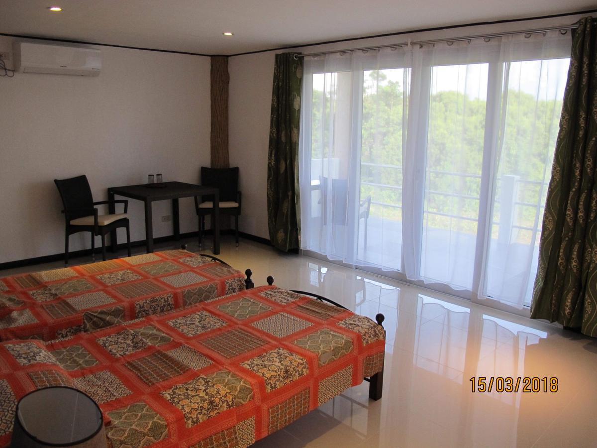 Cabilao Sunset Dive & Beach Resort Loon Exterior foto